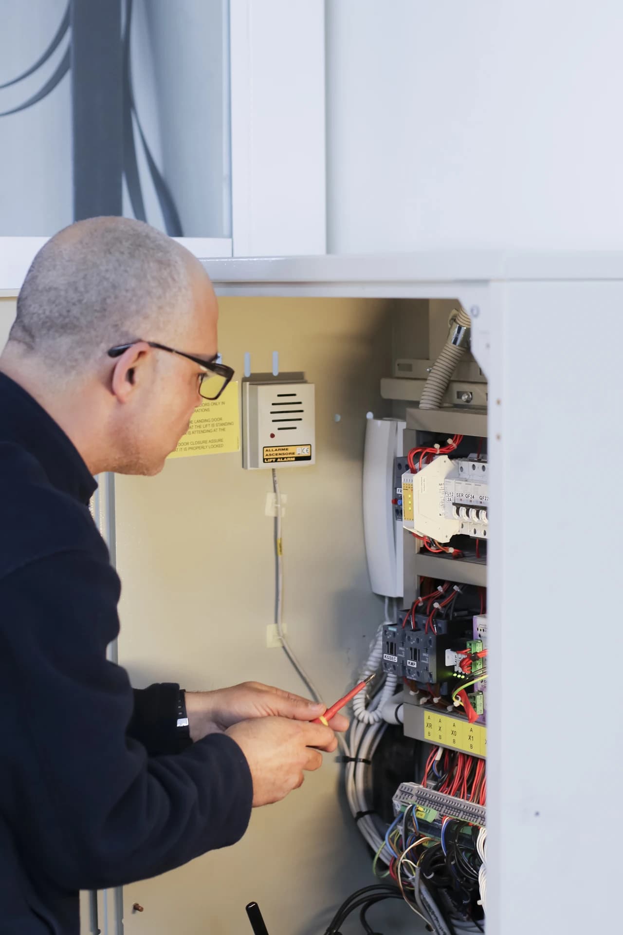 Southern Lifts technician
